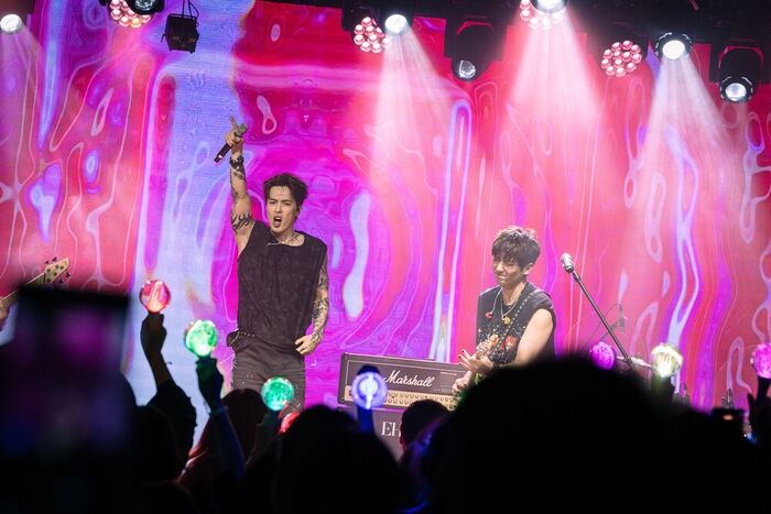 EHJM Rocks Solo Concert with First-Ever Live Performances of New Album