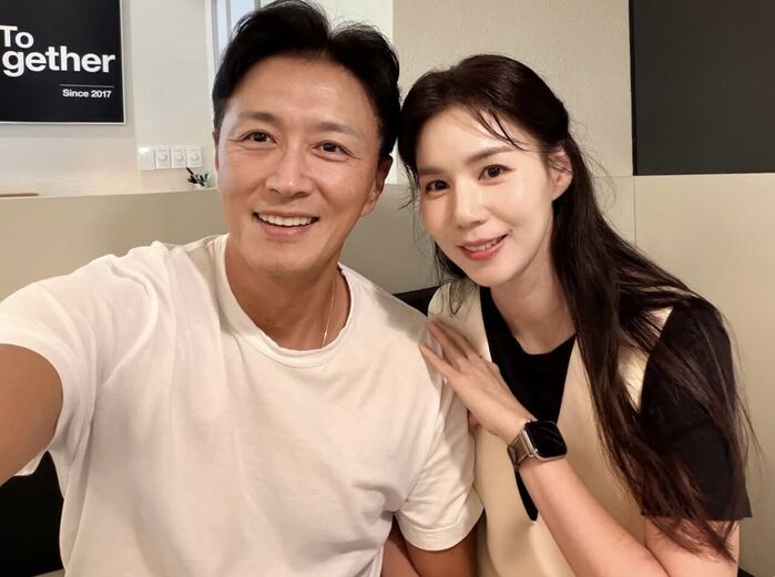 Jin Tae-hyun ♥ Park Si-eun Donate 20 Million Won for Descendants of Independence Fighters and Children with Disabilities