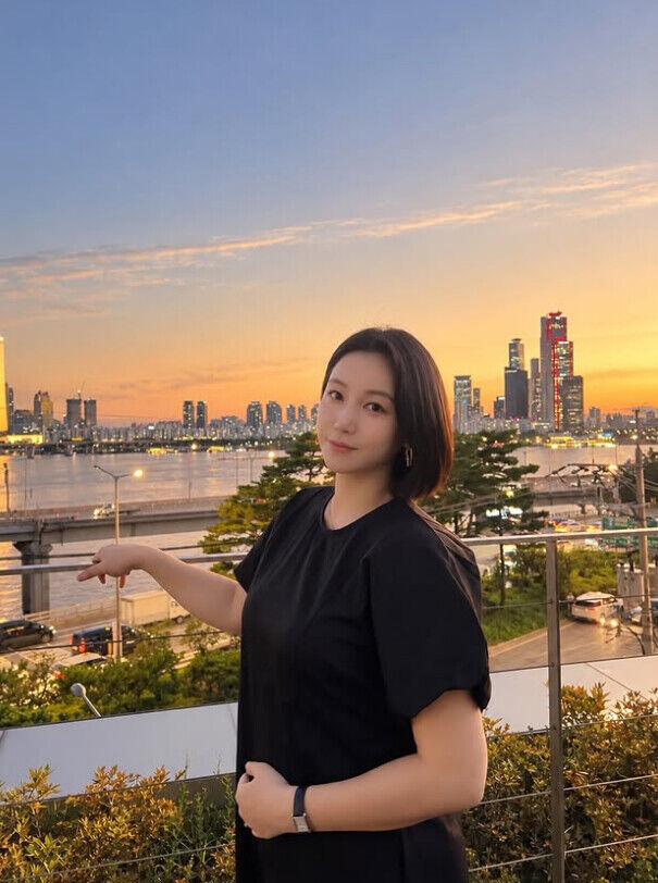 Kim Ok-bin Expects First Child 10 Months After Marriage: "I'm Preparing to Become a Mother"