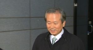 '신한사태' 신상훈 전 사장 항소심서 벌금형으로 감형