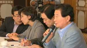 하루 만에 몸낮춘 안상수&hellip;당청, 갈등 임시봉합
