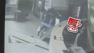 [영상] 실사판 '터미네이터'? 경찰서 총기난동 동영상