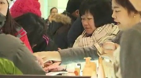 '큰 손' 중국인 관광객 덕에 유통업계 웃었다