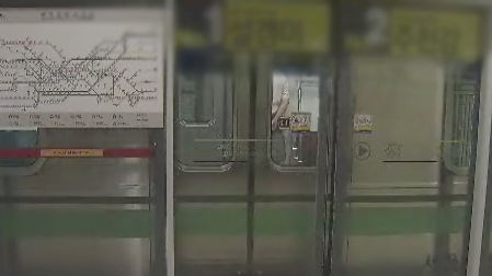 지하철 2호선 스크린도어 이상으로 역주행
