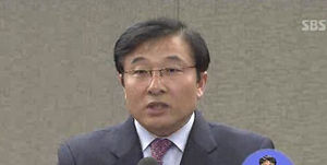 민간인 불법사찰 '자칭 몸통' 이영호 소환 거부