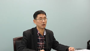 'BBK 편지조작 의혹' 신명 씨 검찰출석