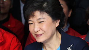 NYT "박근혜, 정책보다 캐릭터로 호소"