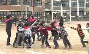 [수도권] 놀이교사가 된 엄마&middot;아빠&hellip;학부모보조교사제