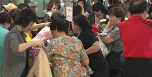 "무조건 싼 게 최고"&hellip;불황형 소비패턴 확산