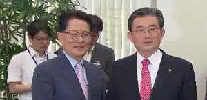 새 원내사령탑 이한구-박지원 첫 회동&hellip;묘한 신경전