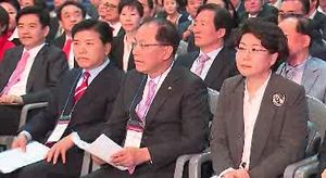 새누리당, 첫 지도부 회의서 '대선 룰' 신경전