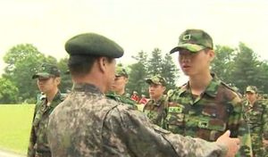 '주군야독' 검정고시 합격 병사들 명예졸업식