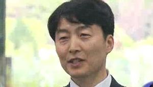 국회 첫 출근한 이석기 "박근혜 발언은 입법살인"