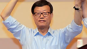 경대수 "공천헌금 의혹, 당적 없이 조사 받아야"