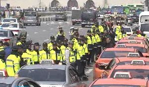 전국 택시, 자정부터 파업&hellip;대중교통 연장 결정