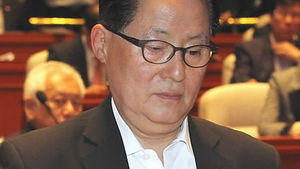검찰, 박지원 23일 오전 10시 소환 재통보