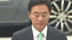 정두언, 검찰 출석 후 조사 중&hellip;"잘 해명 될 것"