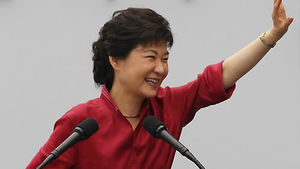 "박근혜 대선도전, 가부장적 사회에 중요한 의미"