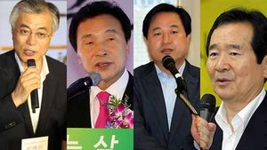 문재인 "친노 계파 없다"&hellip;손학규 "경선파행 친노 책임"