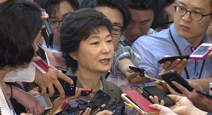 [영상] 박근혜 "체포동의안 통과됐어야&middot;&middot;&middot;정두언, 책임져야"
