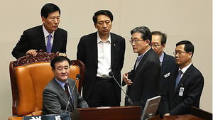 강 의장 "대법관 임명안, 여야간 대화 더 하라"
