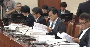 총리실 직원 '종북좌파' 발언에 국회 상임위 파행