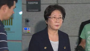 [영상] 15시간 조사받은 현영희, 귀가하다 실신