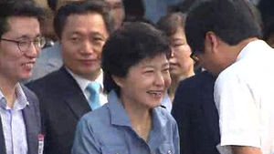 박근혜 "반값 등록금 약속"&hellip;민주 오늘 TV토론