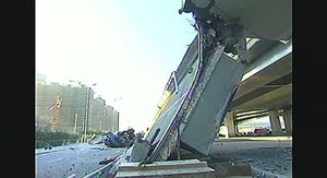 중국 교량 붕괴 참사 '한심한 보도'&hellip;여론 뭇매