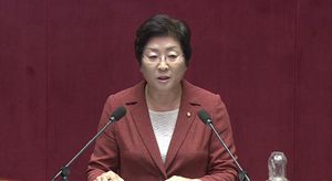 [영상] 현영희, 떨리는 목소리로 "내가 도주를&hellip;"