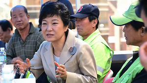 박근혜 환경미화원 간담회&hellip;"환경개선 노력"