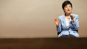 강창희 국회의장, 박근혜 의원직 사직 처리