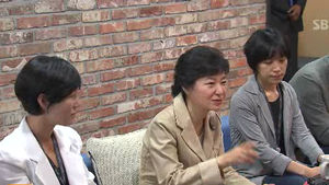 포털 방문한 박근혜 "인터넷 피해주지 않도록&hellip;"