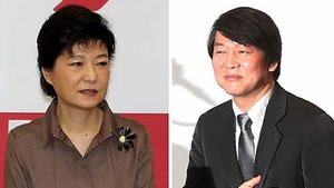 "양자대결 박근혜 45%, 안철수 48%"
