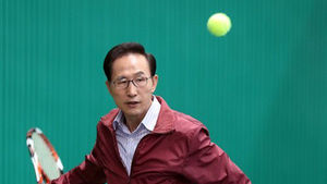 이 대통령, KDB코리아오픈 테니스대회 참가