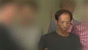 최갑복, 블라우스&middot;치마 입고&hellip;기상천외 탈주