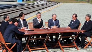문재인, 최전방 도라산역서 '평화경제론'