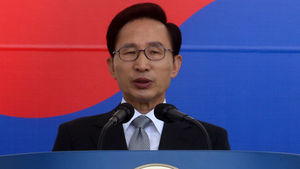 李 대통령 "선생님은 죽어가는 학생도 살릴 수 있어"
