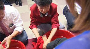 [영상] 박근혜 "이벤트로는 나라를 구할 수 없다"
