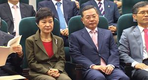 [영상] 박근혜-안대희 '냉랭한 만남', 갈등 봉합될까?