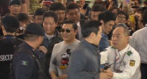 [영상] 출국 싸이 "빌보드차트 1위 못해서&hellip;"