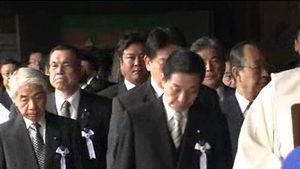 中, 日 정치인 야스쿠니 신사 참배 우려