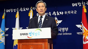 김관진 국방장관 "'5&middot;18 북한 개입설' 사실 아니다"