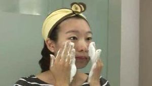 자극 없는 각질 관리! 트러블 예방 위한 피부 관리법