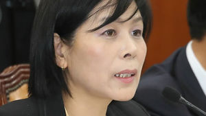 최민희 "정수장학회&middot;민속촌 등 박근혜 고액 후원"