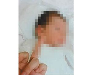 "안 자냐?" 간호조무사가 신생아에 '손가락 욕'&hellip;일파만파