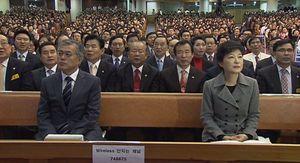 [영상] 교회서 만난 박근혜-문재인&hellip;묘한 상황 연출