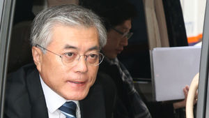 文, 김덕룡 영입&hellip;중도보수 끌어안기 박차