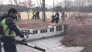 곳곳에 널려있는 골칫거리 낙엽&hellip;청소 송풍기 인기