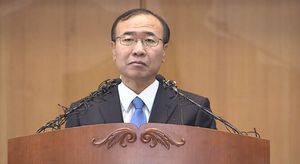 [영상] 한상대 검찰총장, 하루 버티고 '표표히&hellip;'